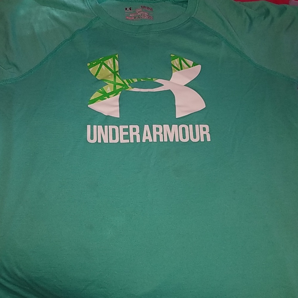 Lot of two girls Under armour tops